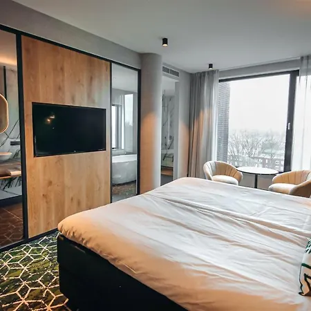 Der Valk Hotel 4*